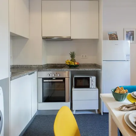 Apartment Sunny Bright & Pool By Host Wise